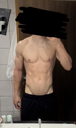 Xtudr - fit-guy244: Hi 27 fit switch here looking for softer doms or switches to build a connection.
Lately more on the sub side after tryin...