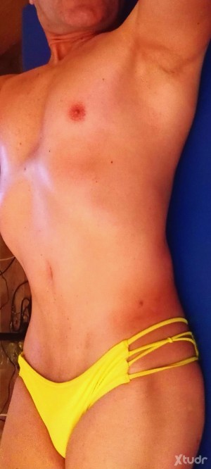 Xtudr - ilfotos: SOY PASIVO DE PEZONES SENSIBLES.  mi cuerpo mis tetas mis pezones gritan por ser usados, mi cuerpo huele a exitacion, busco...