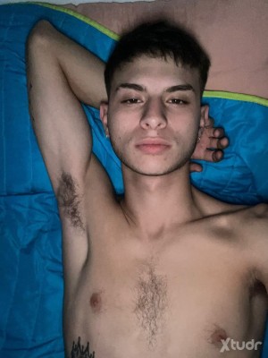 Xtudr - MachoTotal1: I'm looking for bitches willing to serve 100%.