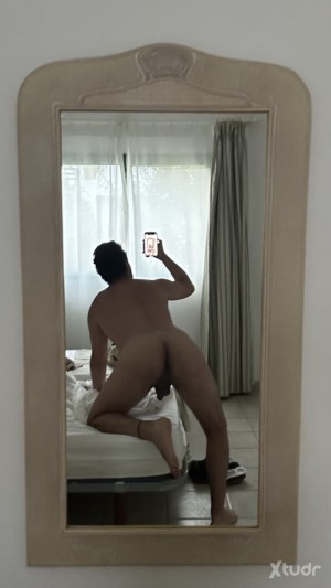 Xtudr - masc_bi: Masc, vida hetero con mujer. Busco un hombre que también tenga mujer y una vida propia. (es importante que lo que construya...