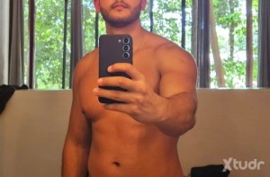 Xtudr - RickDomCash: I'm a Cash Master but if you're an authentic slave, you'll know that I'll also be your God.
3 Tests before accepting yo...