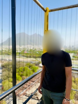 Xtudr - AmoJoss: Me gusta ver como las zorras se ponen más zorras bajo mi poder, y lograr que 