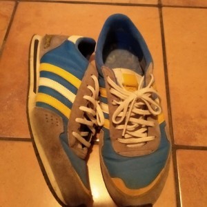 Xtudr - ZAPAS: I'm a sneaker uncle with many worked-out sneakers. I exchange, sell, or customize sneakers to the liking of whoever requests ...