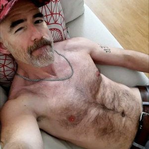 Xtudr - sumiso_masc: I'm a masculine bear in Barcelona