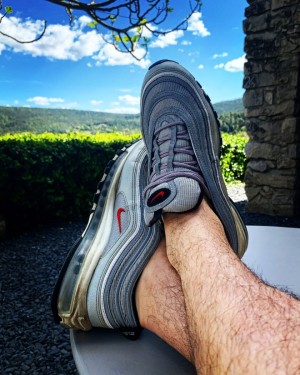 Xtudr - Amozapasbcn: Amo zapero busca esclavos a los que humillar bajo mis pies, usarlos de felpudo, alfombra, trampling, limpies mis zapas,...