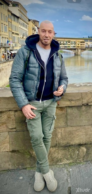 Xtudr - BcnPigHardFun: Mature with experience in submission and somewhat masochistic, few limits, I adapt to try new things.