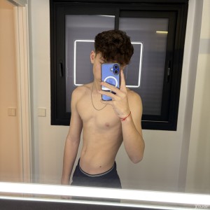 Xtudr - Sergioo: I'm looking for someone, preferably a gym bear, who can fulfill all my sexual fantasies, from draining my balls to fucking ...