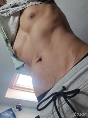 Xtudr - 193x46: Looking for submissive slave online while I'm outside of Madrid and in person for when I go up to Madrid