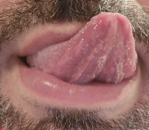Xtudr - Bambu29: Tío normal que disfruta satisfaciendo los deseos sexuales de machos dominantes. Buen rollo e higiene.