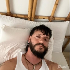 Xtudr - hgoxuyb1: No translation needed, it's an emoji expression.