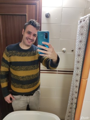 Xtudr - Sumisete3: Algún tío que quiera usarme de reposapiés o pisotearme?