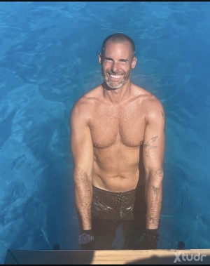 Xtudr - BULLS: I’m spontaneous, affectionate with a great sense of humor.. i love the out doors, camping, traveling, sports or just walking ...