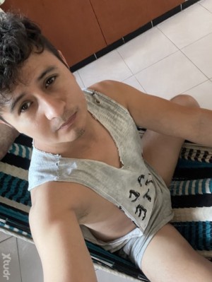 Xtudr - Danylob: Desde chico me ha gustado el BDSM y la sumisión pero nunca he tenido la oportunidad de practicarla. ¿Serás tu el que me ini...