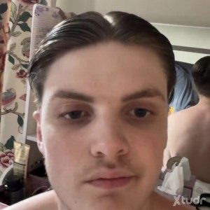 Xtudr - Bottom16: I'm actually 20 minus 4, a virgin who likes feet.