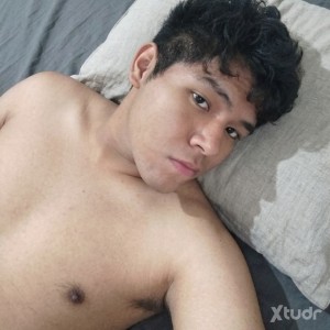 Xtudr - Ax3: Soy nueva aun en esto, sin embargo quiero aceptar por completo mi rol de putita. Me he dado cuenta que mi lugar es a los pies d...