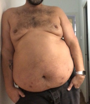 Xtudr - ambigus: tio gordo acostumbrado a vanilla con ganas de aprender cosas en el kink. solo sexo.