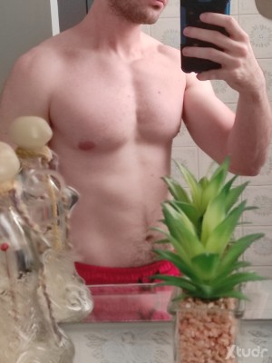 Xtudr - Esclavo_TragaSemen🥛🍑😋: I love swallowing cum and sucking dicks. I can suck you off while you're driving, watching TV, eating, or wat...