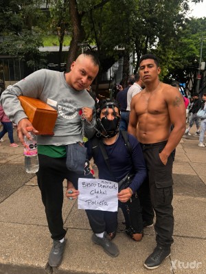 Xtudr - esclavobrasileño: Domestic slave, very servant, public humiliation, foot licker, footrest.
