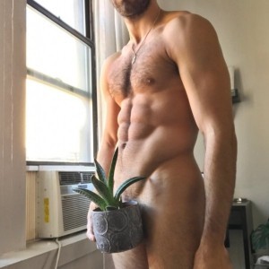 Xtudr - RubenDomXXL: I'm top and dominant in sex. From a bottom I expect above all obedience and submission, and a desire to please.
Nothing...