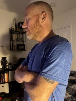 Xtudr - whaTup: Masc sub with a ❤️ & hunger.
Love to serve, chill, watch movies, cuddle, and yeah - explore. I’m open to chat, and connect, ...