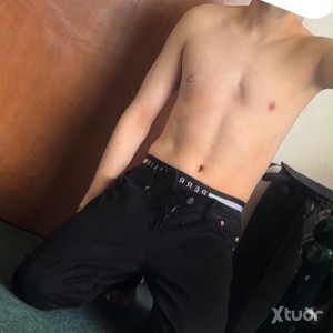 Xtudr - AndresLP: Hola! Busco sesiones BDSM en persona