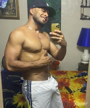 Xtudr - Danielmorboso: Morbidly masculine Dot, discreetly available.