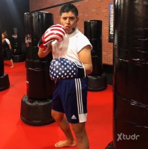 Xtudr - pianoman1: 33 kickboxing coach if you want to see more pics my facebook is Ritchieilkb