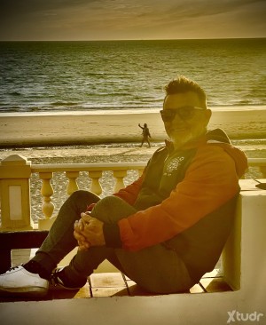 Xtudr - antuam: Looking for good company to enjoy and whatever comes up, I'm looking for a young top.