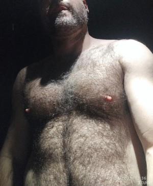 Xtudr - Esporo40: Sumiso para amo o dominante. Me encanta la creatividad. Me pone muchísimo una buena barriga
Me encantaría conocer hombres ...