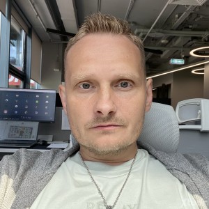 Xtudr - rh9d89fh: Slave for Master 