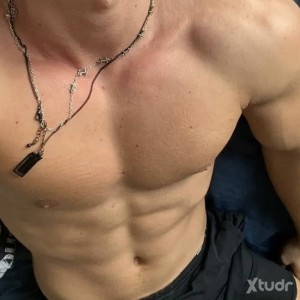 Xtudr - MorbazoEur: Professional man from Madrid with a big penis and nice ass. Good vibes and eroticism. No boring ones please.