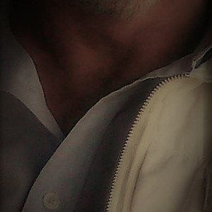 Xtudr - DiscretoSerioYFormal: Me gusta el sexo alejado de todo tipo de tabúes. Siempre con la máxima de la discrección y el respeto. Abierto...