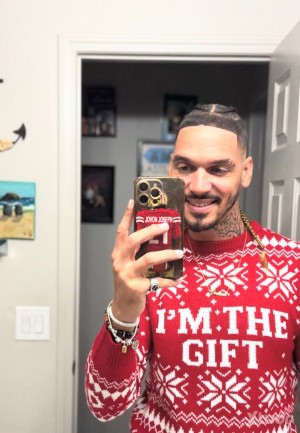 Xtudr - Jovonjoseph: I’m looking for a submissive bottom 

