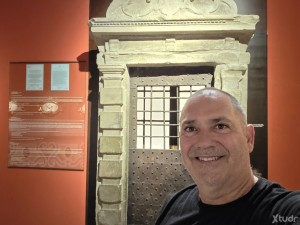 Xtudr - Comelefa: Mature man with desire to be at the feet of a male, his socks are my maximum passion, smelling and licking his armpits. Ea...