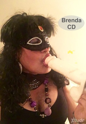 Xtudr - Brenda_CD: Hello, I'm a crossdresser sissy, passive and submissive. Under the role of a completely shaved little girl, I would wear ...