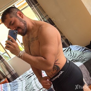 Xtudr - sumisofist96: Sumiso/Festee/Fetichista/Entron
Disfruto ser sometido y con tal de dar placer a mi macho… que mantengan mi culo en uso...