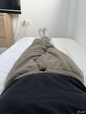 Xtudr - rodhericus: Hola, me mola el sexo sucio con todo lo que el cuerpo humano produce y todos los juegos de dominación y sumisión.