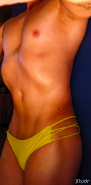 Xtudr - ilfotos: SOY PASIVO DE PEZONES SENSIBLES.  tan solo ofrezco mi cuerpo para ser recipiente de LEFA O LECHE de machos ya veras que ric...