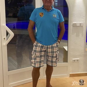 Xtudr - Baranq: No face photo - no reply.
Mature hairy bottom guy 64 years old looking for active dominant top guy 25 to 50 years old.
| liv...