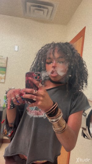 Xtudr - aunikah: I love to dance and cook I love fashion and going out imma yoga teacher and a cheerleader 