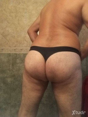 Xtudr - andresjuce:  Casado sumiso, bisex. Con poca experiencia pero con ganas de aprender. 