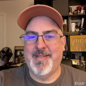 Xtudr - DArtistHome: Curious hairy, chubby guy.  Interested in exploring more kinky play.  Completely inexperienced, but have some amazing f...