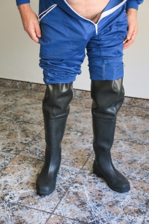 Xtudr - sumisowaders: Pasivo , sumiso,  al que le gustan todo tipo de botas, waders, militares, etc, el rubber, el cuero y el bondage, si es...