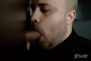Xtudr - Corretenmicara90: Arrodillame donde más morbo te de, humillame, hazme chupar tu polla y la de quien tu quieras, y llena mi cara de t...