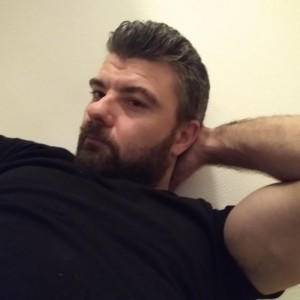 Xtudr - tnomerg: AMO italiano. Viajero incansable, culto, refinado. Activo, dominante, exigente… y sí, un poco narcisista (pero con motivos)...