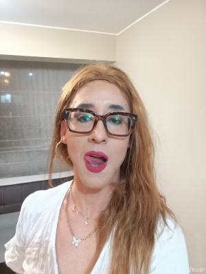 Xtudr - Camialori: Creo que, una persona tiene que tratar de explorar, sentir, tocar, probar, escuchar, ver, saborear su cuerpo para entende...