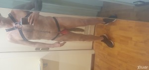 Xtudr - PuroMorbo51: Hola! Hombre de 51 años, versátil más pasivo, polla muy pequeña y con afición al BDSM, tanto de amo como de sumiso. Bus...