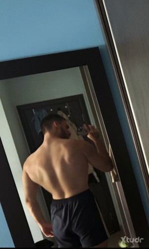Xtudr - EsclavoDomesticoMadrid: I live to serve superior beings and to be humiliated in the way they deem appropriate. I shut up and obey, o...