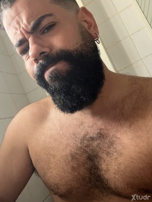 Xtudr - Apicultor: It seems like you didn't provide any text for translation. Please go ahead and provide the input you'd like me to transla...