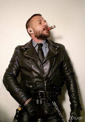 Xtudr - doscuerobcn: Very vicious and morbid couple, with multiple fetishes, leather, boots, rubber, whips, handcuffs, etc. 
Both of us are ...